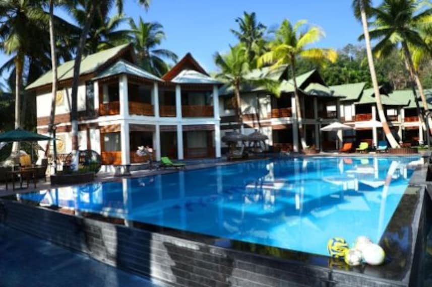 Sandyy Wavess Beach Resort_2